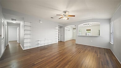 5825 Nelson Oaks Dr in Austin, TX - Building Photo - Building Photo