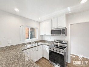 17123 W Bernardo Dr in San Diego, CA - Building Photo - Building Photo