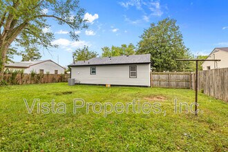 13113 Ashlawn Dr in Louisville, KY - Foto de edificio - Building Photo