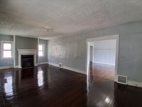 1115 Harmon St in Danville, IL - Building Photo - Building Photo