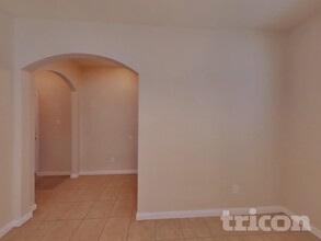 4607 Le Villas in San Antonio, TX - Building Photo - Building Photo