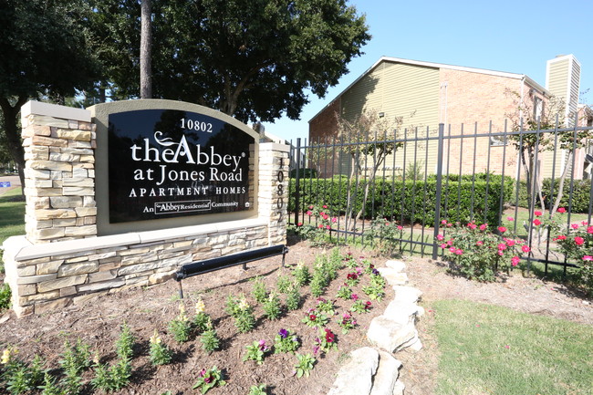 The Abbey At Jones Road in Houston, TX - Building Photo - Building Photo