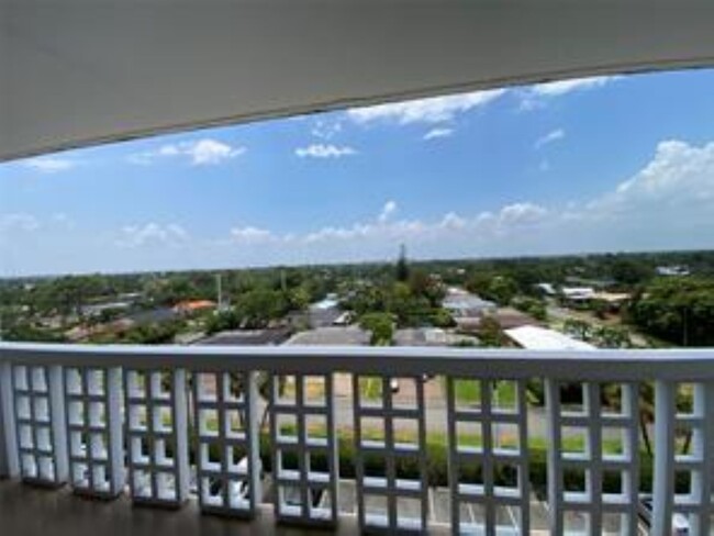 1831 NE 38th St, Unit 701 in Fort Lauderdale, FL - Building Photo - Building Photo