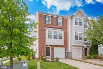 7 New Gate Ct in Falling Waters, WV - Building Photo - Building Photo