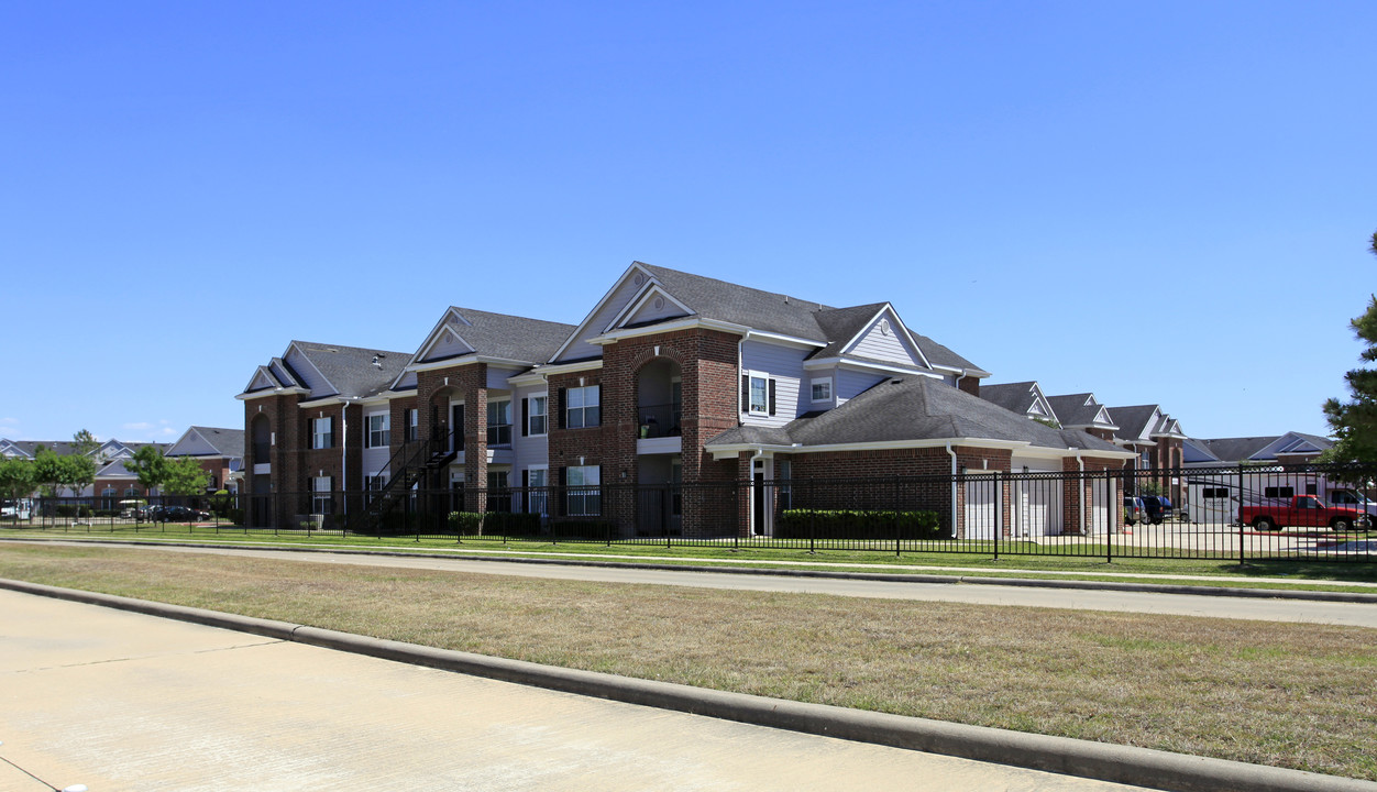 Millstone Apartments in Katy, TX - Building Photo