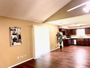 6402 Walnut Springs Dr in Arlington, TX - Building Photo - Building Photo