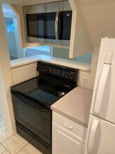 18 Clara Dr in Norwalk, CT - Building Photo - Building Photo