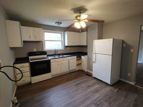 1218 S 18th St, Unit 2 in New Castle, IN - Foto de edificio - Building Photo