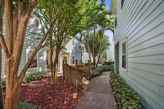 632 Charles Ct S in St. Petersburg, FL - Building Photo - Building Photo
