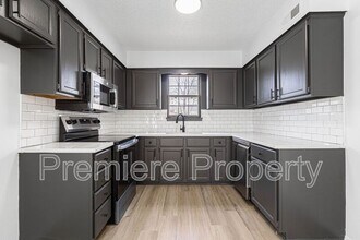 3213 SE 6th Ct in Blue Springs, MO - Building Photo - Building Photo