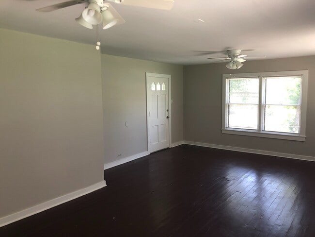 342 Cottage St in Kerrville, TX - Building Photo - Building Photo