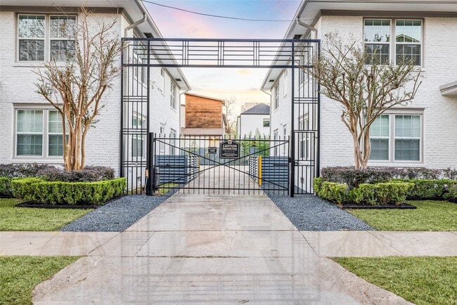 property at 601 Bomar St