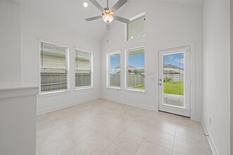 15214 Cortines Ct in Cypress, TX - Foto de edificio - Building Photo