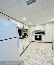 1150 Hillsboro Mile in Hillsboro Beach, FL - Building Photo - Building Photo