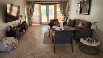 20 Park Dr in Bal Harbour, FL - Building Photo - Building Photo