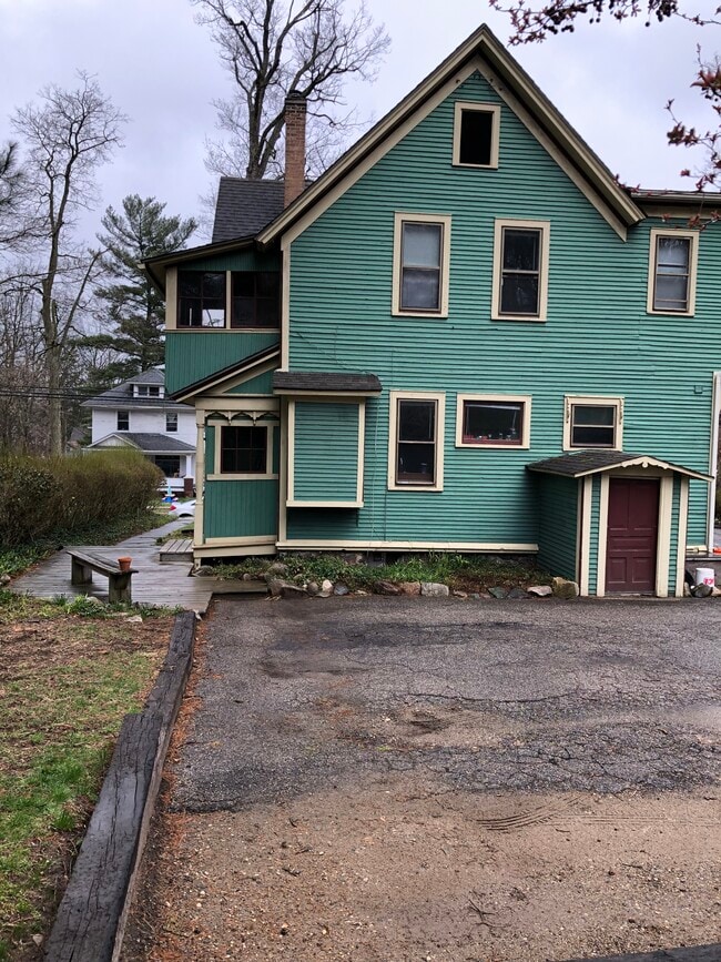 824 Davis St in Kalamazoo, MI - Building Photo - Building Photo