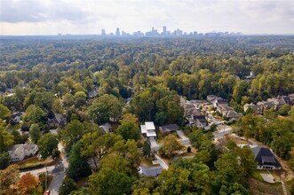 390 Windsor Pkwy in Sandy Springs, GA - Building Photo - Building Photo
