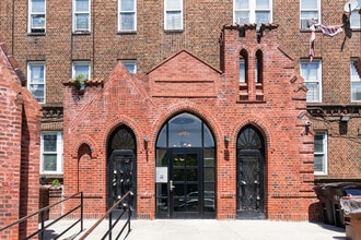 961 Eastern Pky in Brooklyn, NY - Building Photo - Building Photo