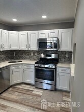 343 Wimbeldon Ct in North Brunswick, NJ - Building Photo - Building Photo