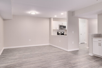 Chase Heritage in Sterling, VA - Foto de edificio - Interior Photo