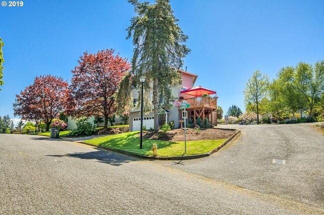 6235 Clubhouse Cir in West Linn, OR - Building Photo - Building Photo