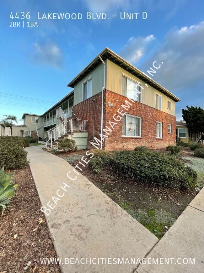 4436 Lakewood Blvd-Unit -Unit D in Long Beach, CA - Foto de edificio - Building Photo
