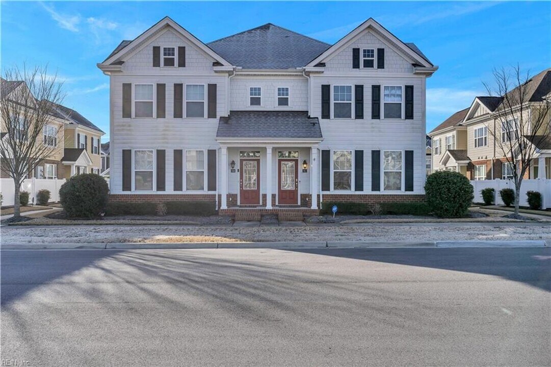 3112 Barred Owl Lane in Chesapeake, VA - Building Photo