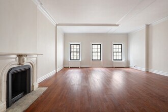 127 E 69th St, Unit 4 in New York, NY - Building Photo - Building Photo