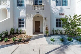 5030 SW 126th Ave, Unit 203 in Miramar, FL - Building Photo