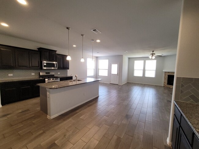 7003 Kate Reed Dr in Odessa, TX - Building Photo - Building Photo
