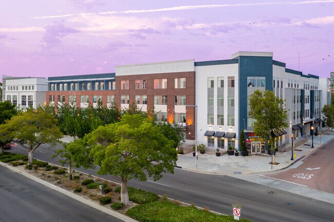 435 W Center Street Promenade