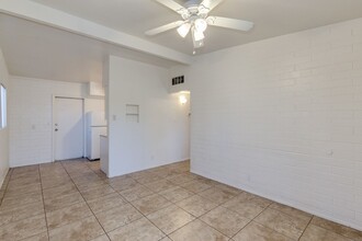 Virginia Apartments in Phoenix, AZ - Building Photo - Building Photo