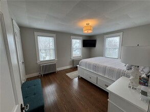 9 Sagamore St in Newport, RI - Building Photo - Building Photo