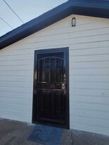 5403 Ave Q 1/2 in Galveston, TX - Building Photo