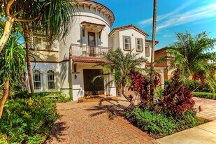 6502 SW 162nd Ct in Miami, FL - Building Photo