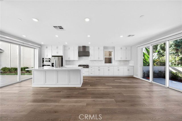 346 Chorus in Irvine, CA - Building Photo - Building Photo