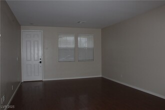 8324 N Lost Spur St in Las Vegas, NV - Building Photo - Building Photo