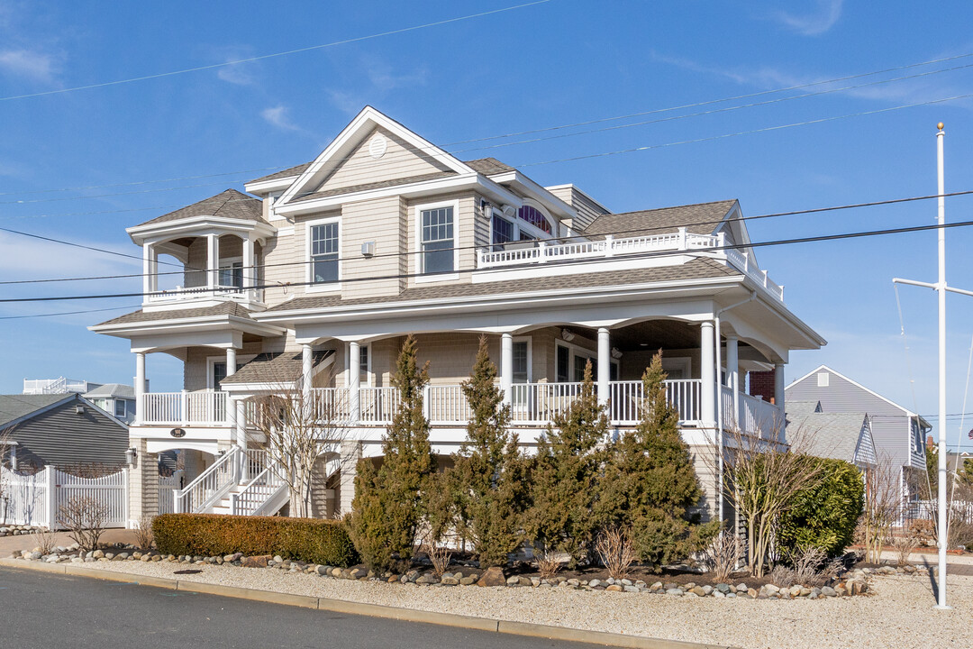 900 S Atlantic Ave in Beach Haven, NJ - Building Photo