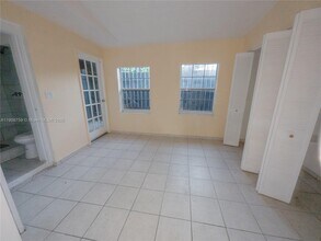 2575 SW 59th Ave in Miami, FL - Building Photo - Building Photo