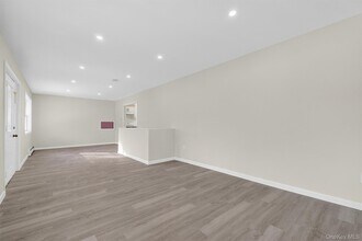 149 Lewis Ln in Wallkill, NY - Foto de edificio - Building Photo