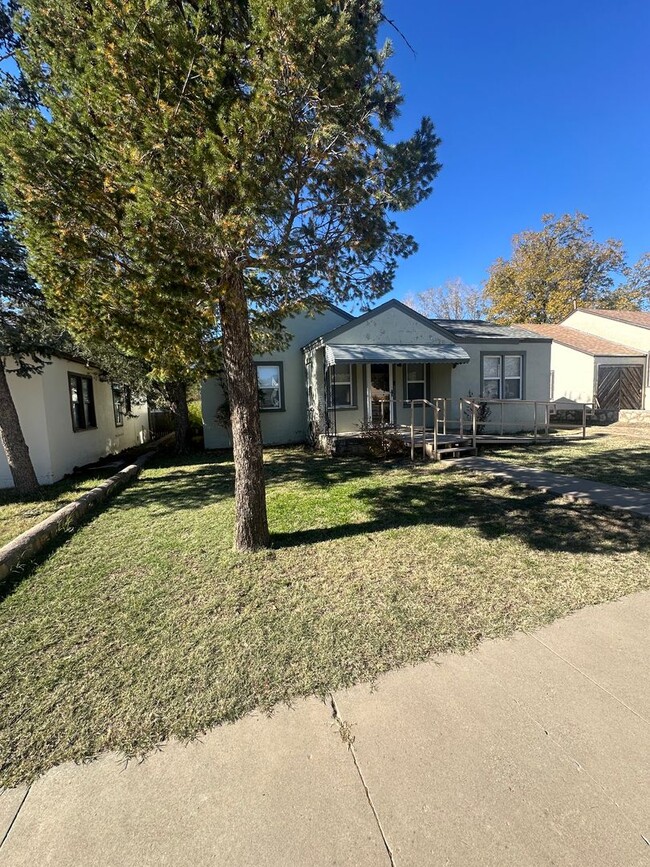 1812 Gidding St in Clovis, NM - Building Photo - Building Photo