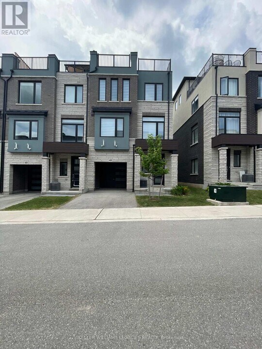 314-314 Equestrian Way in Cambridge, ON - Building Photo
