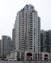 7 Lorraine Dr in Toronto, ON - Building Photo - Building Photo