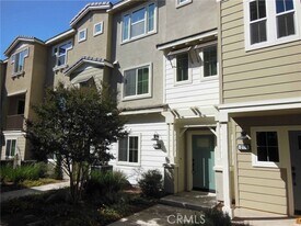 2772 Crimson Wy in Pomona, CA - Building Photo