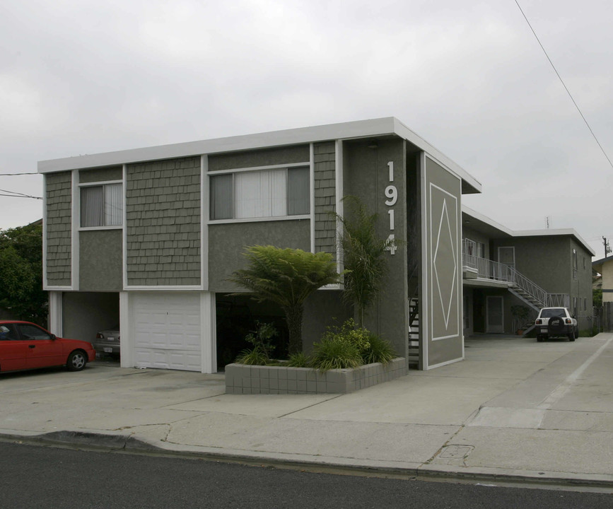 1914 Vanderbilt Ln in Redondo Beach, CA - Foto de edificio