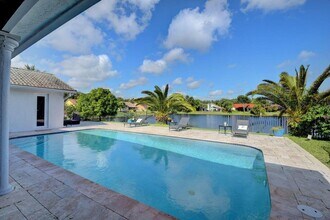 2621 NW 39th St in Boca Raton, FL - Building Photo - Building Photo