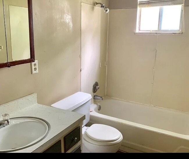 567 W Taylor St in Shelbyville, IN - Building Photo - Building Photo