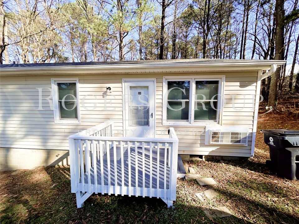 108-110 Holly Ct in Henderson, NC - Building Photo