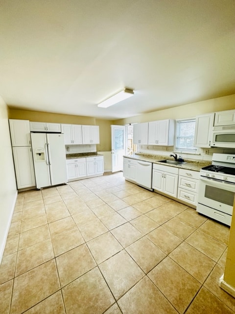 203 Pineview Ave in Bardonia, NY - Foto de edificio - Building Photo