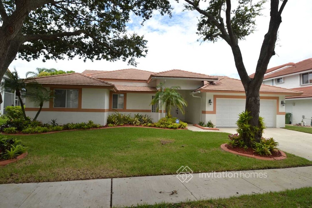 10281 SW 15th St in Pembroke Pines, FL - Building Photo